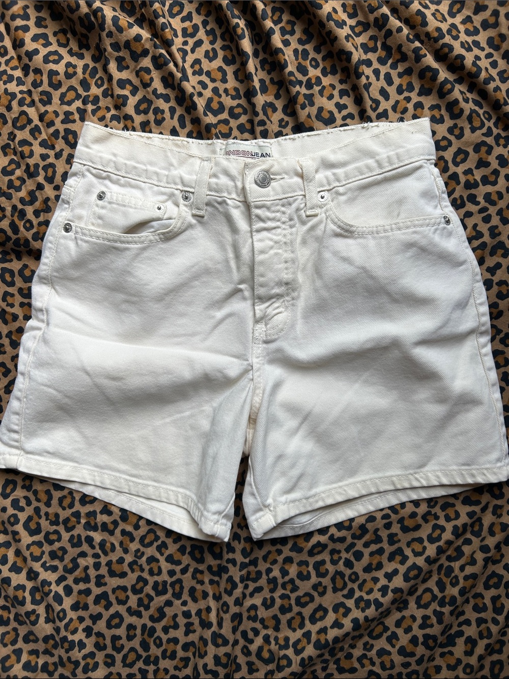 Vintage London Jean Butter Yellow / Cream Denim High-Rise Shorts, size 4
